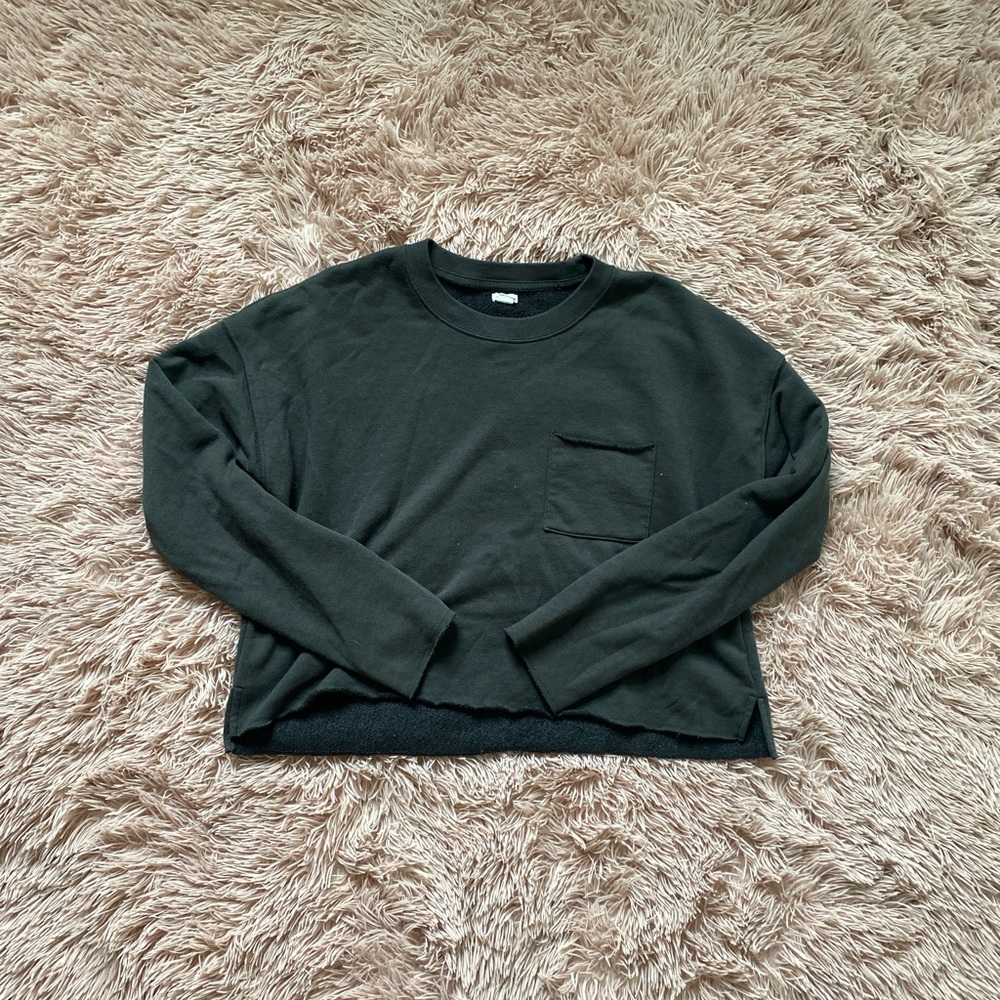 Black long sleeve crop top